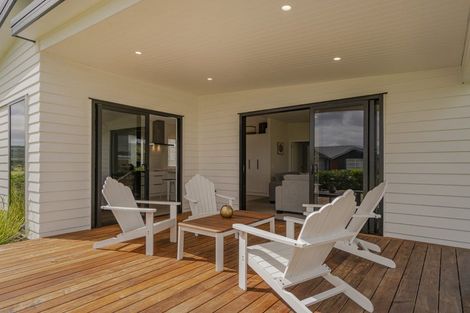 Photo of property in 23 Navigation Drive, Cooks Beach, Whitianga, 3591