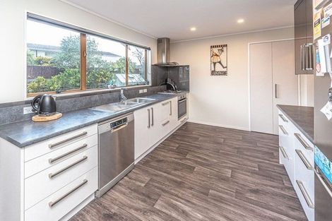 Photo of property in 22 Akepiro Place, Tawhero, Whanganui, 4501