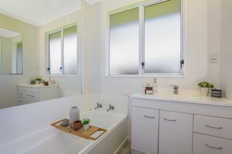 Photo of property in 95b Muri Road, Pukerua Bay, 5026