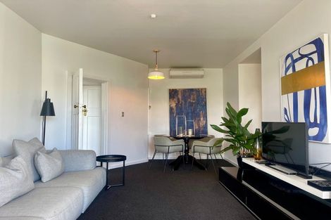 Photo of property in 10 Dyers Pass Road, Cashmere, Christchurch, 8022