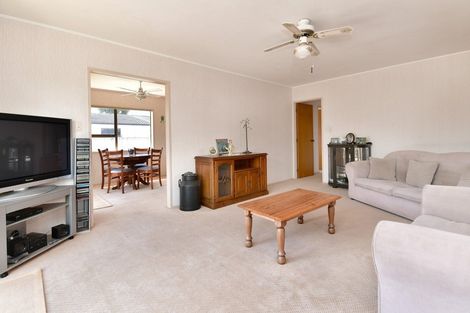 Photo of property in 19 Lillian Place, Orewa, 0931