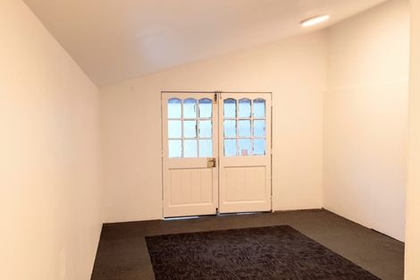 Photo of property in 16 Albert Road, Kelston, Auckland, 0602