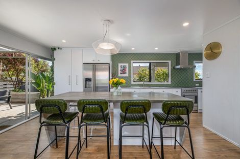 Photo of property in 39 Solar Road, Glen Eden, Auckland, 0602