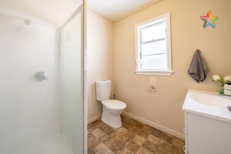 Photo of property in 127 Stokes Valley Road, Stokes Valley, Lower Hutt, 5019