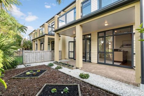 Photo of property in 76/2 Armoy Drive, East Tamaki, Auckland, 2016