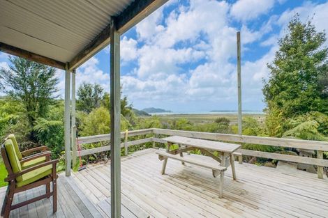 Photo of property in 13 Kaipapaka Row, Te Rerenga, Coromandel, 3582