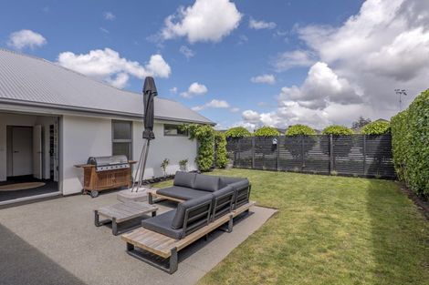Photo of property in 15 Whitau Place, Marshland, Christchurch, 8083
