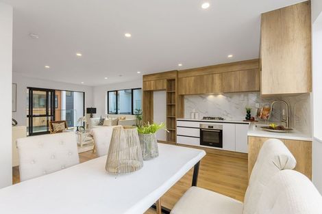 Photo of property in 10/6 Woodhouse Place, West Harbour, Auckland, 0618