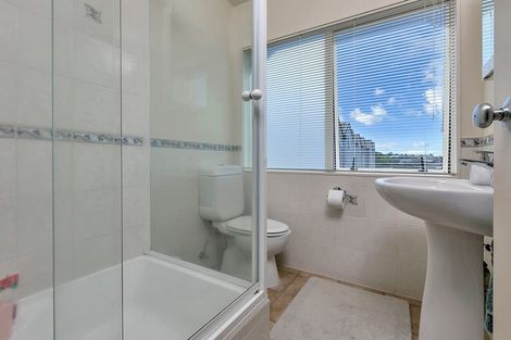 Photo of property in 3/57 Gladstone Road, Northcote, Auckland, 0627