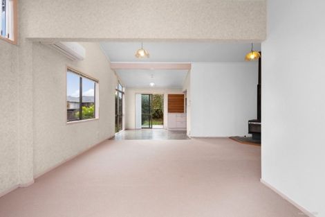 Photo of property in 51 Hobsonville Road, West Harbour, Auckland, 0618