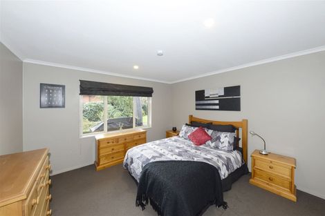 Photo of property in 11 Chateau Drive, Burnside, Christchurch, 8053