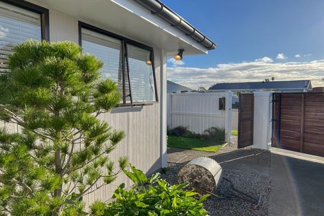 Photo of property in 2/9 Stacey Place, Woolston, Christchurch, 8062