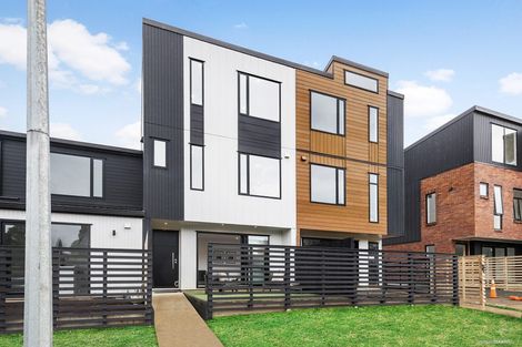 Photo of property in 35 Lewis Road, Pakuranga, Auckland, 2010