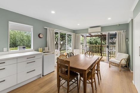 Photo of property in 35 Hicks Crescent, Waikanae Beach, Waikanae, 5036