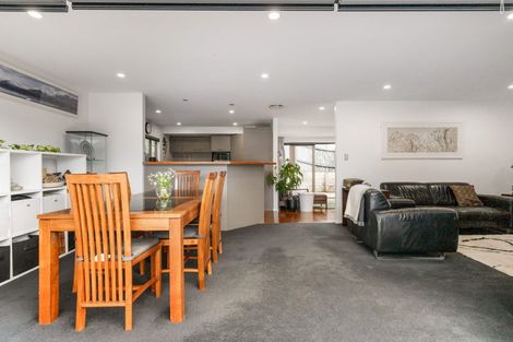 Photo of property in 13 Beaudine Avenue, Glenfield, Auckland, 0629