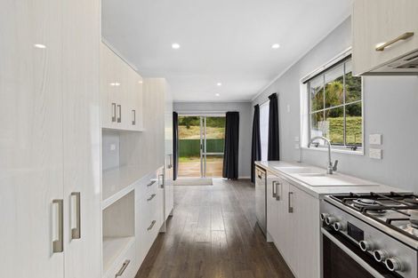 Photo of property in 45 Hartford Crescent, Totara Park, Upper Hutt, 5018