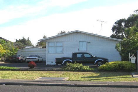 Photo of property in 118 Chivalry Road, Glenfield, Auckland, 0629