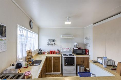 Photo of property in 16 Rosedale Crescent, Cloverlea, Palmerston North, 4412