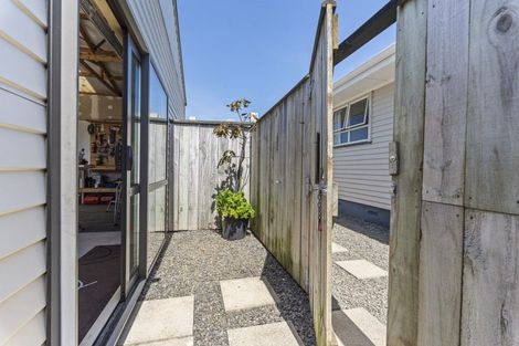 Photo of property in 14 Tohora Place, Spotswood, New Plymouth, 4310