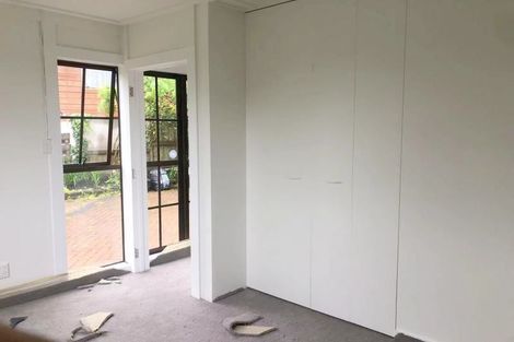 Photo of property in 7 Glen Vista Place, Bayview, Auckland, 0629