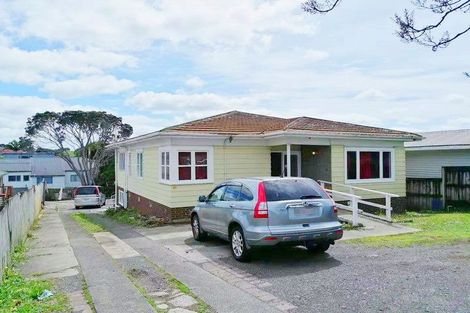 Photo of property in 3209 Great North Road, New Lynn, Auckland, 0600