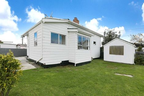 Photo of property in 15 Burton Avenue, Whanganui East, Whanganui, 4500