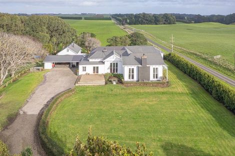 Photo of property in 218 Parahaki Road, Waverley, 4591