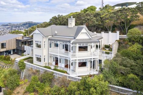 Photo of property in 10 Lookout Road, Roseneath, Wellington, 6011