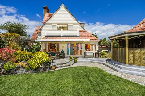 Photo of property in 27 Clifton Road, Hauraki, Auckland, 0622
