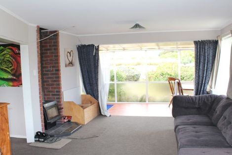 Photo of property in 17 Weston Road, Holmes Hill, Oamaru, 9401