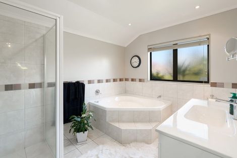 Photo of property in 5 Maldives Way, Papamoa Beach, Papamoa, 3118