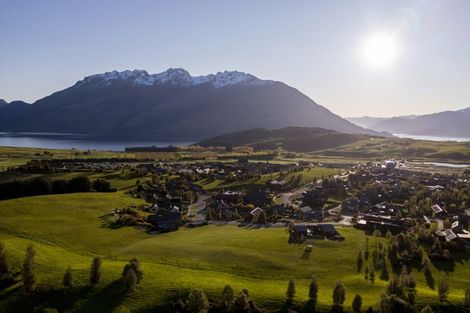 Photo of property in 11 Pendeen Crescent, Jacks Point, Queenstown, 9371