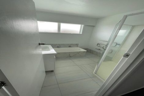 Photo of property in 3 Riverina Avenue, Pakuranga, Auckland, 2010