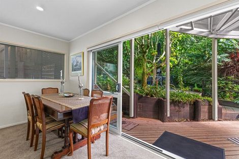 Photo of property in 2/12 Wanita Place, Totara Vale, Auckland, 0629