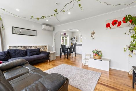 Photo of property in 15 Acacia Avenue, Kihikihi, Te Awamutu, 3800