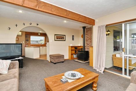 Photo of property in 50 Solomon Avenue, Redwood, Christchurch, 8051