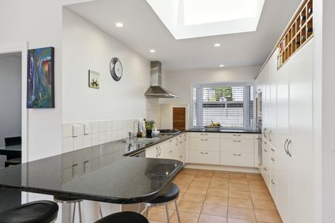 Photo of property in 96 Cashmere Avenue, Khandallah, Wellington, 6035