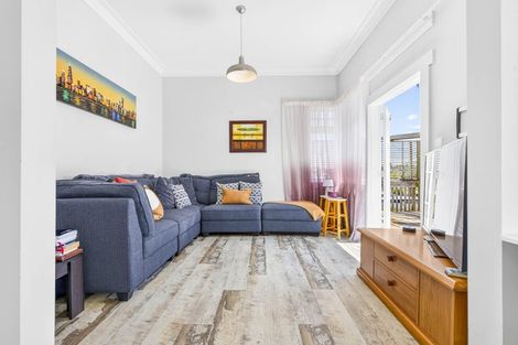 Photo of property in 1/6 Sundown Avenue, Manly, Whangaparaoa, 0930