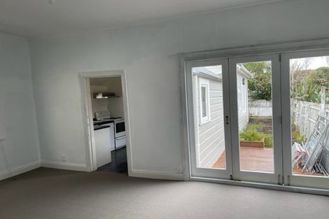 Photo of property in 120 Brougham Street, Mount Victoria, Wellington, 6011