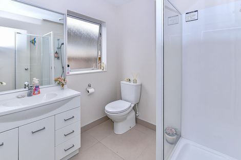 Photo of property in 124 Popokatea Drive, Takanini, 2112