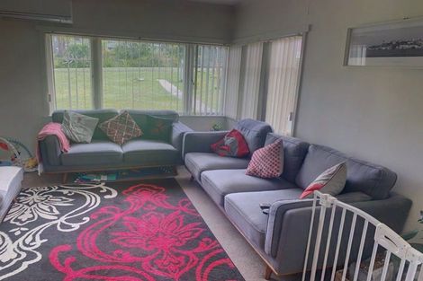 Photo of property in 2 Wyoming Avenue, Murrays Bay, Auckland, 0630