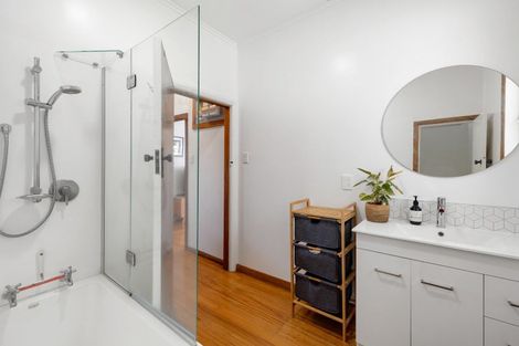 Photo of property in 14 Winter Street, Fairfield, Hamilton, 3214