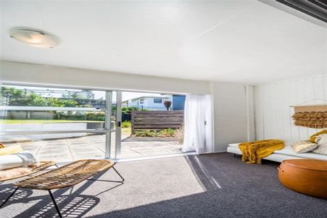 Photo of property in 2/50 Seaview Road, Castor Bay, Auckland, 0620