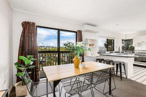 Photo of property in 21 Ladbrooke Drive, Newlands, Wellington, 6037