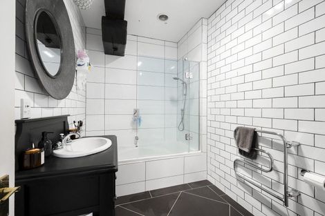 Photo of property in 1/12 Little George Street, Thorndon, Wellington, 6011