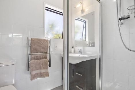 Photo of property in 1/3 Rosyth Avenue, Bayswater, Auckland, 0622