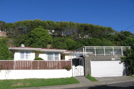 Photo of property in 52 Beazley Avenue, Paparangi, Wellington, 6037
