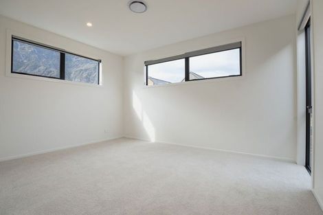 Photo of property in 19 Shelduck Road, Jacks Point, 9371