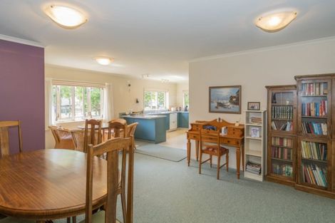 Photo of property in 2 Parkland Place, Whitianga, 3510