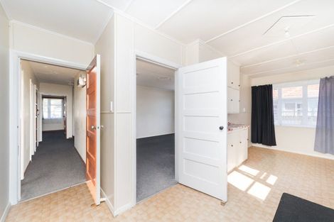 Photo of property in 35 Rangiora Avenue, Roslyn, Palmerston North, 4414